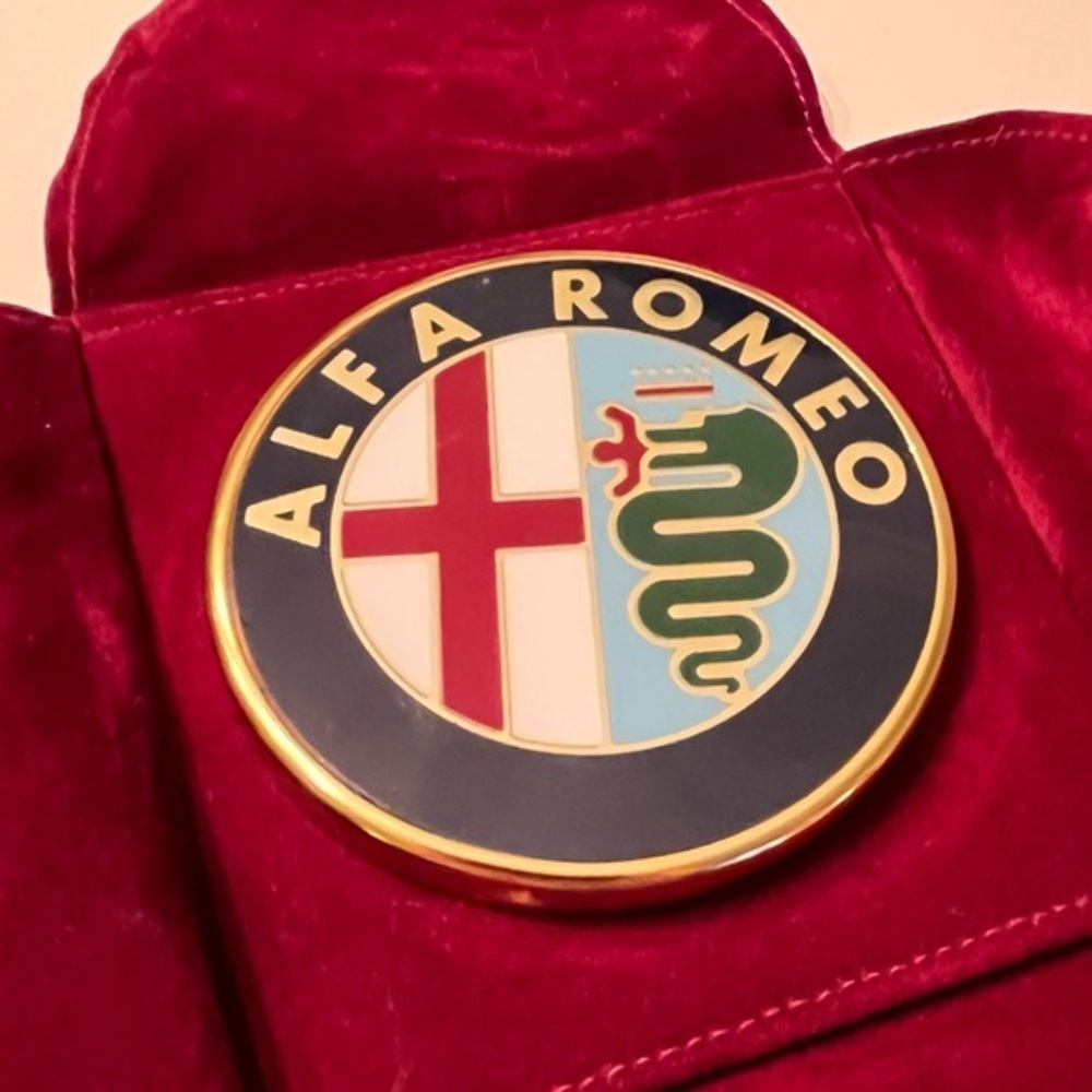 Alfa Romeo Paperweight - Picture 2 of 7
